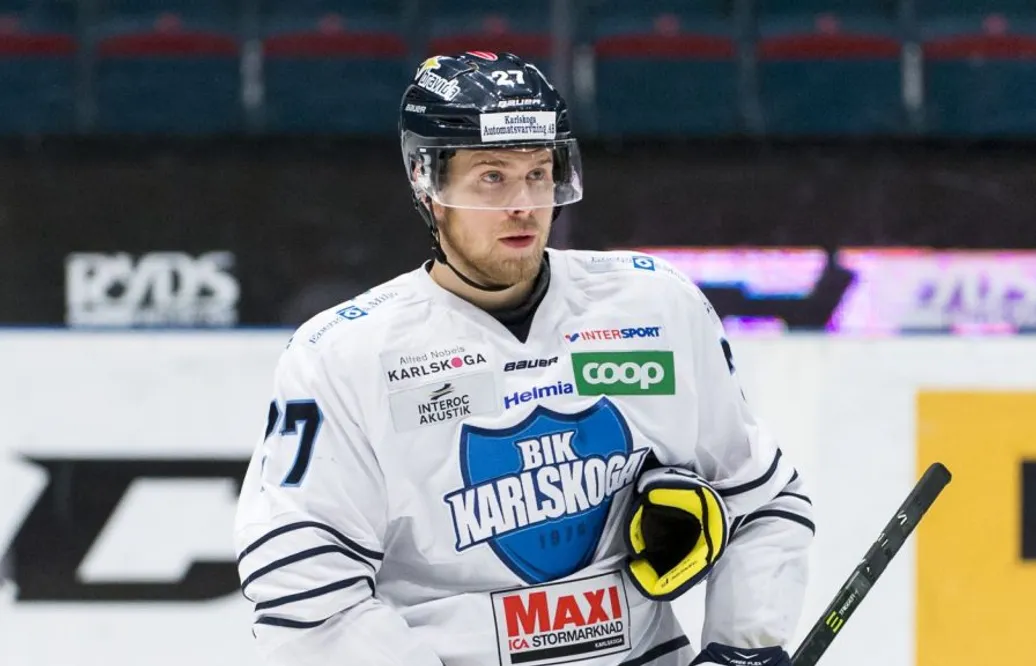 Ratad i HockeyAllsvenskan – nu gör han succé i schweiziska storklubben