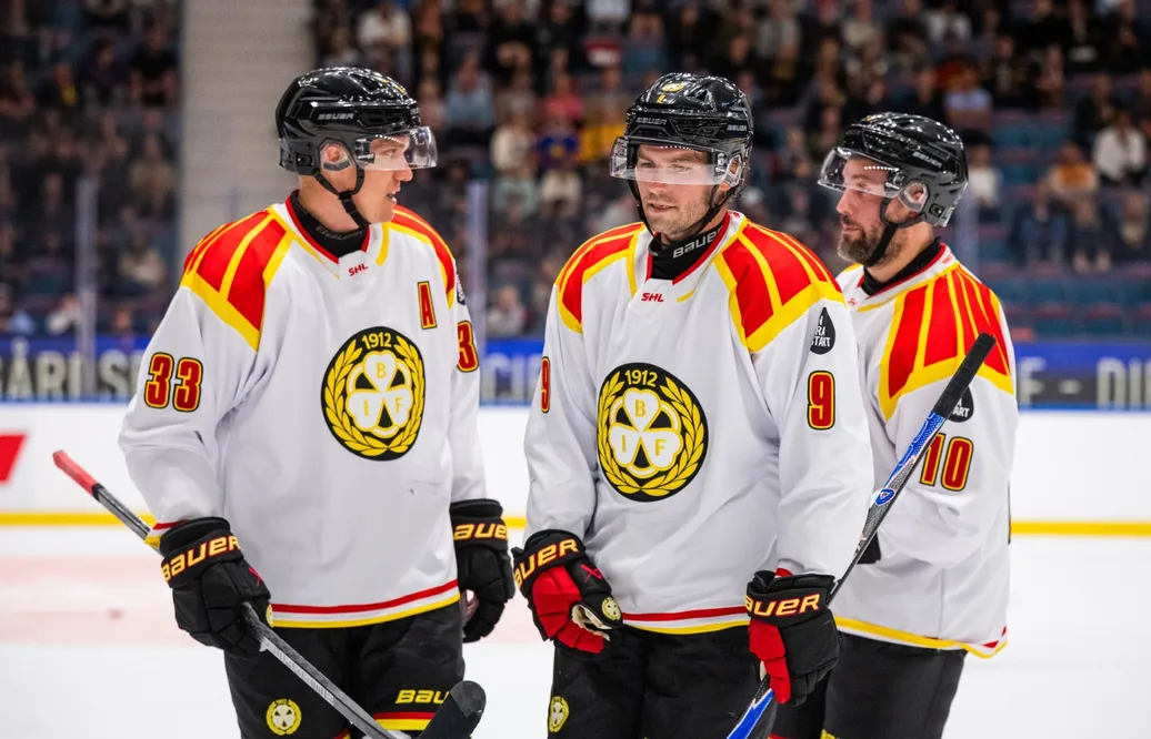Jakob Silfverberg, Calle Järnkrok och Johan Larsson är återförenade.