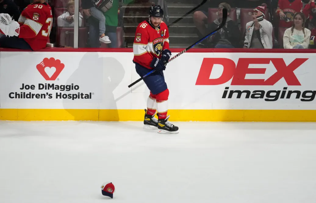 Aleksander Barkov utgick skadad: "Han är på en Bar Mitzva"