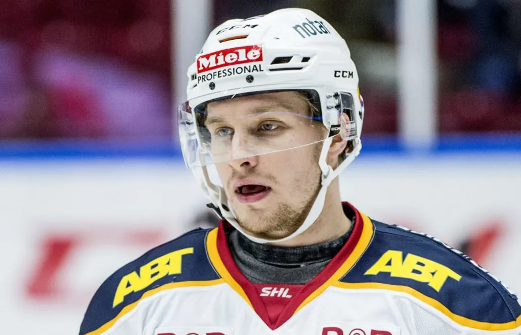 Värvades under säsongen – nu blir han kvar i Djurgården