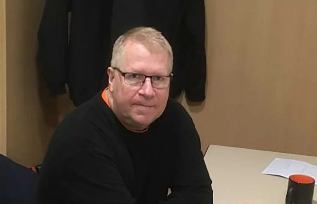 Han flyttar hem till Sverige efter tre år utomlands