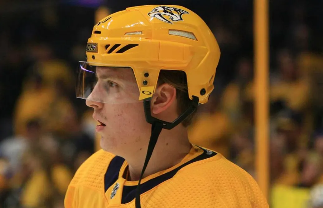 Upphaussade rekordfinländaren petas – får inte inleda i NHL