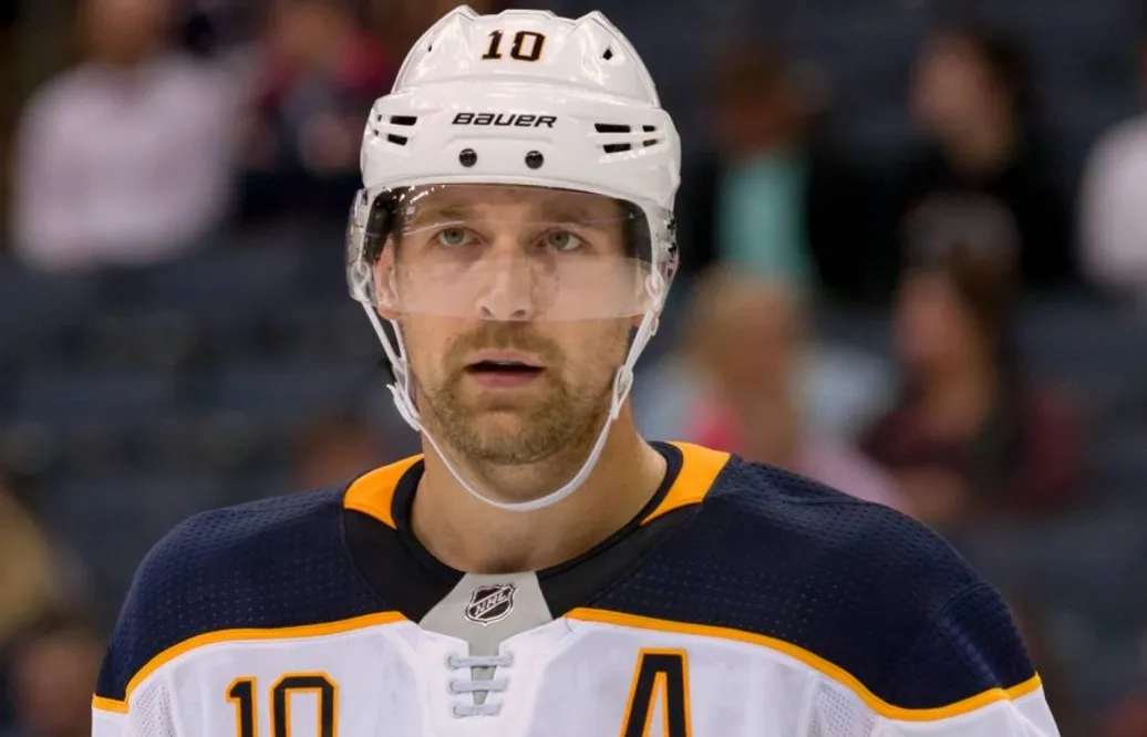 Patrik Berglund talar ut om uppbrottet med Buffalo: ”Jag har mått skit”