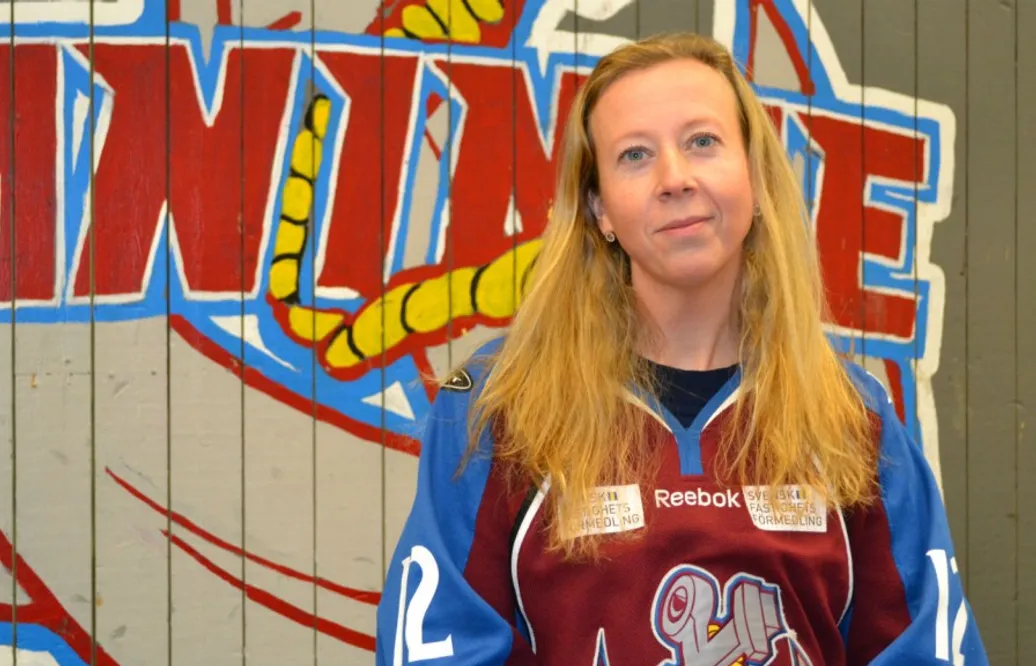 Fembarnsmamman som har blivit lagkamrat med sin dotter: ”Ser mig inte som mamma utan en spelare”