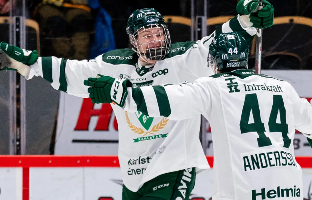 Jack Berglund gör mål direkt i SHL-debuten för Färjestad