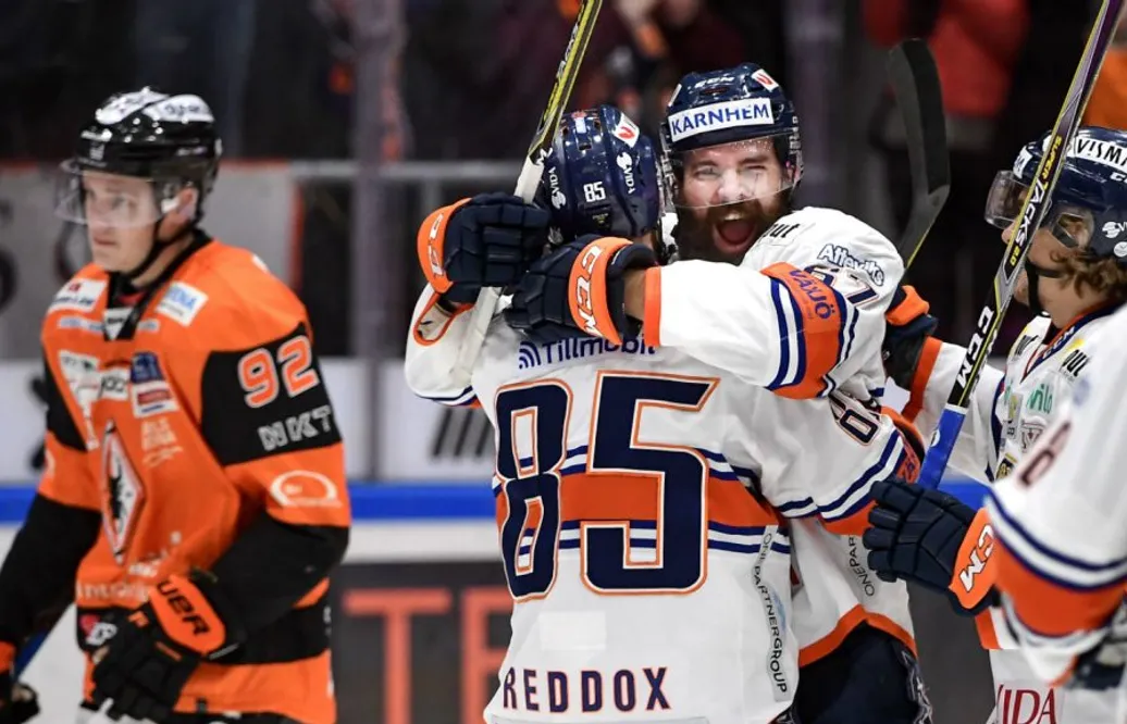 Viktor Fasth utbytt – då vände serieledarna 1–4 till vinst