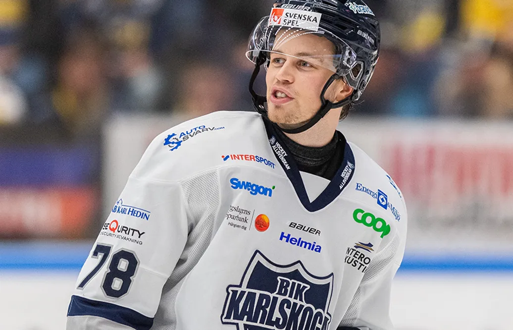Västerviks spetsvärvning - Emil Öhrwall skriver på