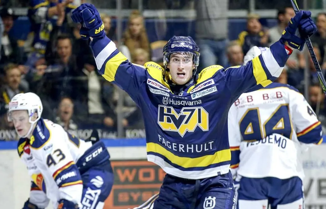 Svensken håller i formen – förlängde smakstarten i AHL