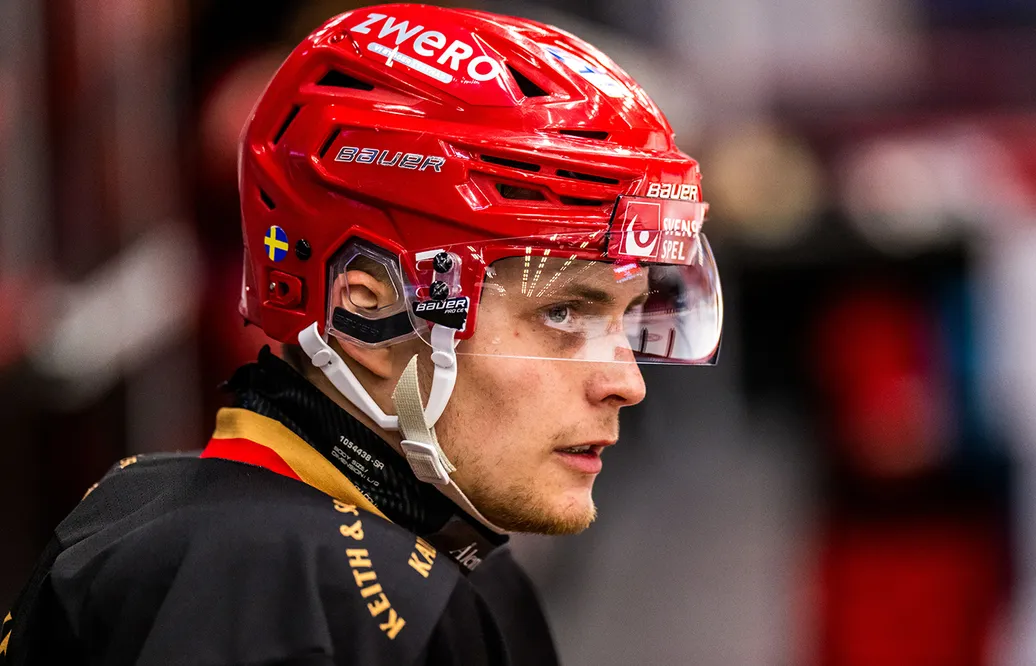 John Dahlström fick en otäck skärskada i Visbys träningsmatch. 