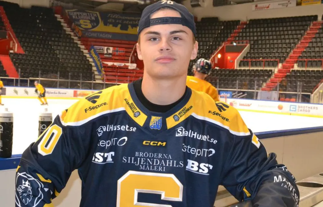 Spelade fotboll i Malmö FF - nu ska han ta plats i Hockeyallsvenskan för SSK
