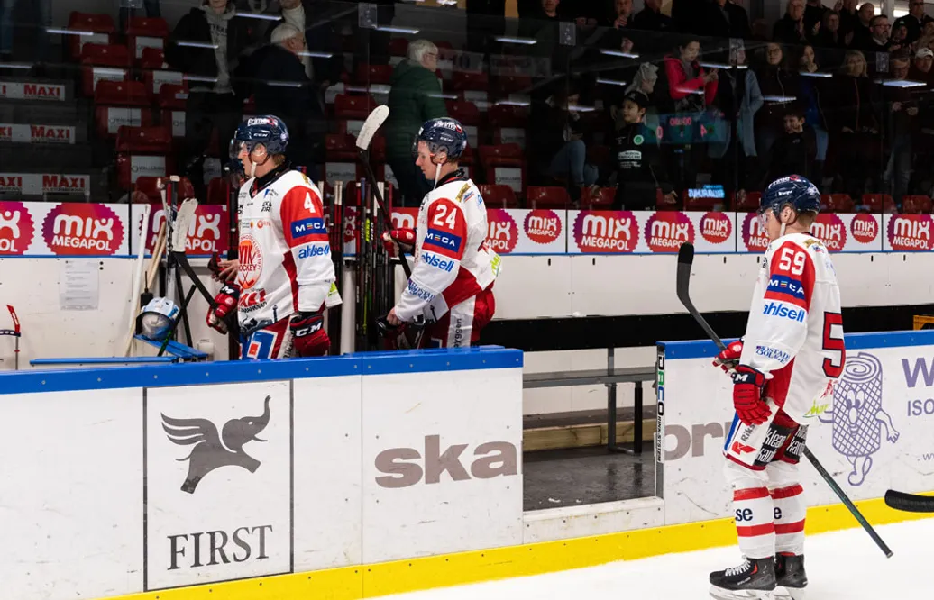 MJÖRNBERG: Hur rimlig är en liga där klubbarna måste trixa för att överleva?