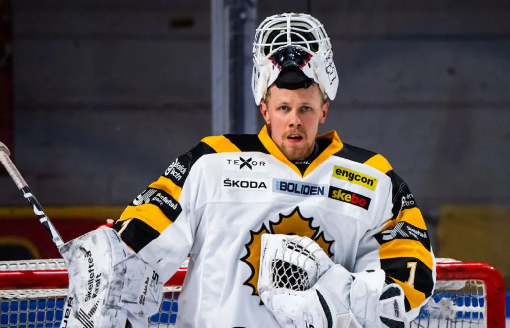 SHL-debuterade under säsongen - förlänger med Ettan-klubben