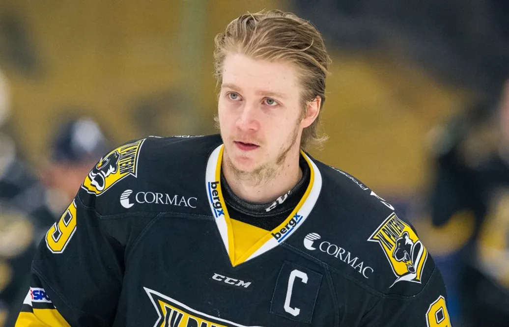 Utlandssvensken kan vända hem – för spel i division 3