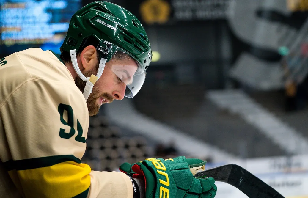 Alex Hutchings om petningen: "Var ganska förbannad"