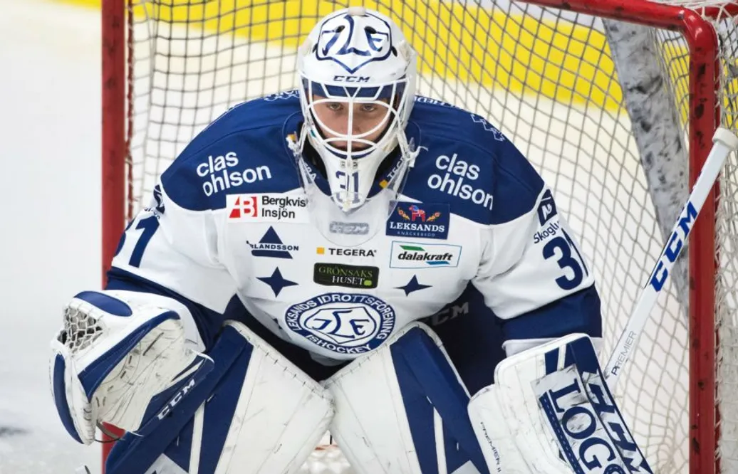 Leksands snabblösning: 48-åring registrerad som målvakt
