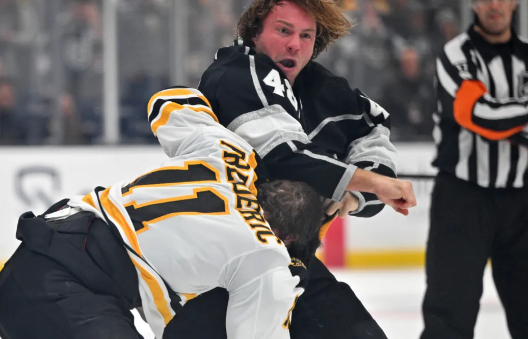 Brendan Lemieux klar för Carolina
