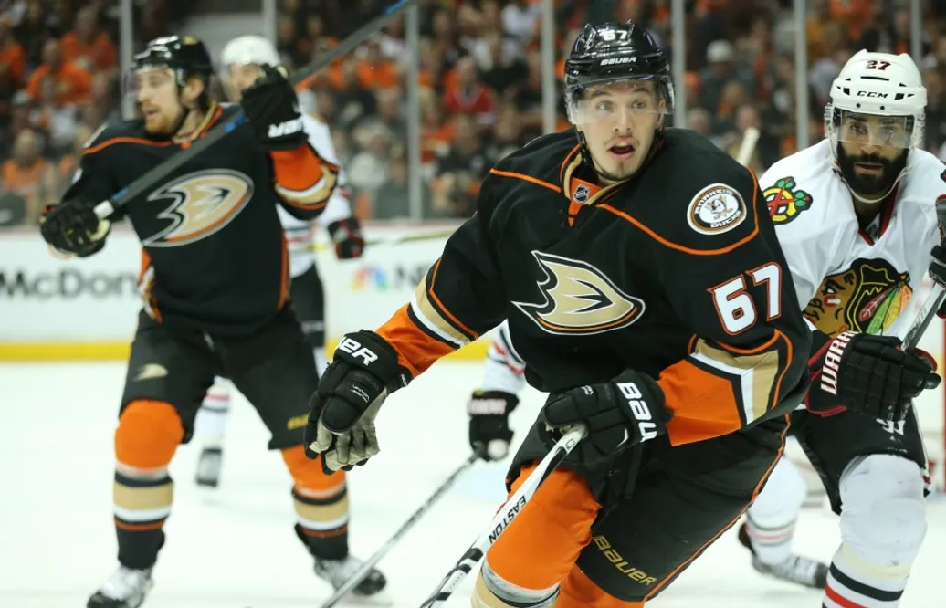 Rickard Rakell om nya rollen: ”Ganska kul att vara den folk blir förbannad på”