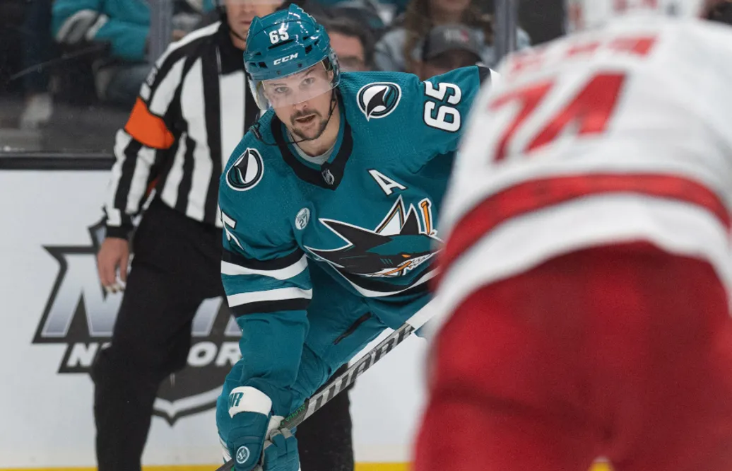 Uppgifter: Erik Karlsson blir kvar i San Jose Sharks