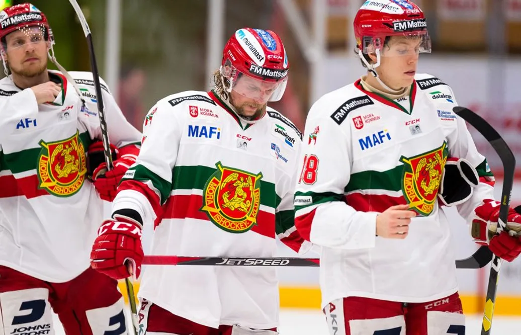 SHL-jumbon söker spets: ”Tittar på både backar och forwards”