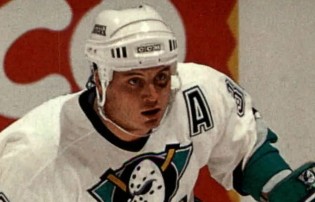 Ännu ett sorgligt hockeyöde – slagskämpen tog sitt liv