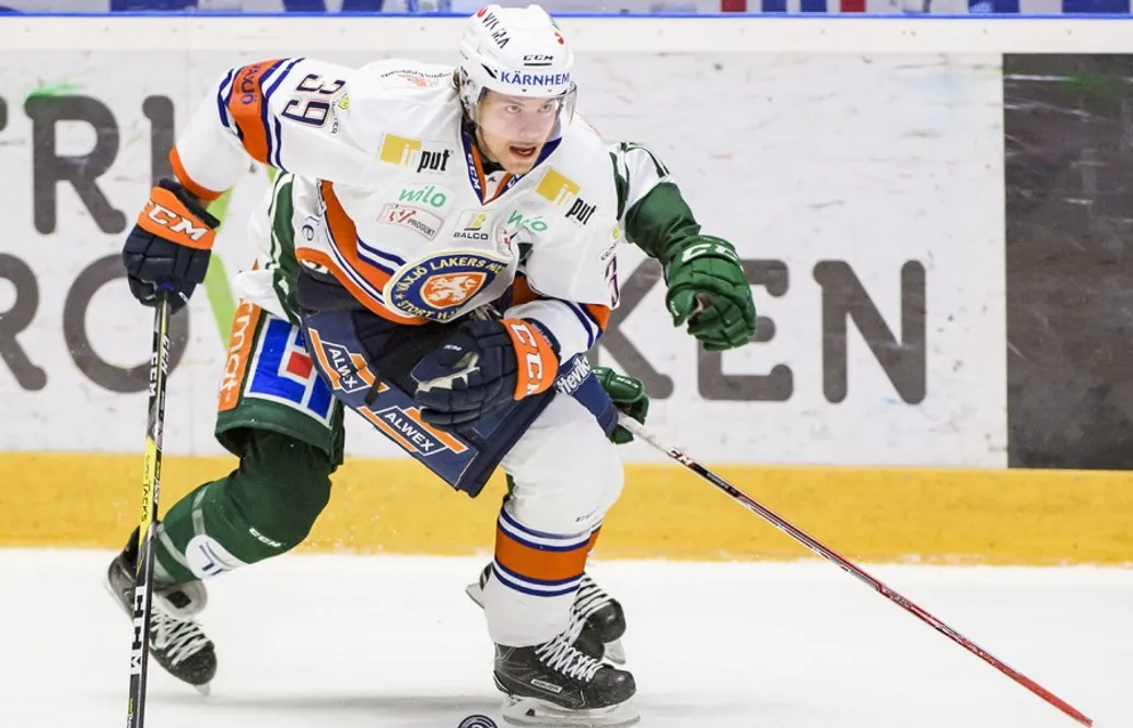 Går mot sitt genombrott i SHL: ”Jag lärde mig vad det innebär att spela professionell ishockey”