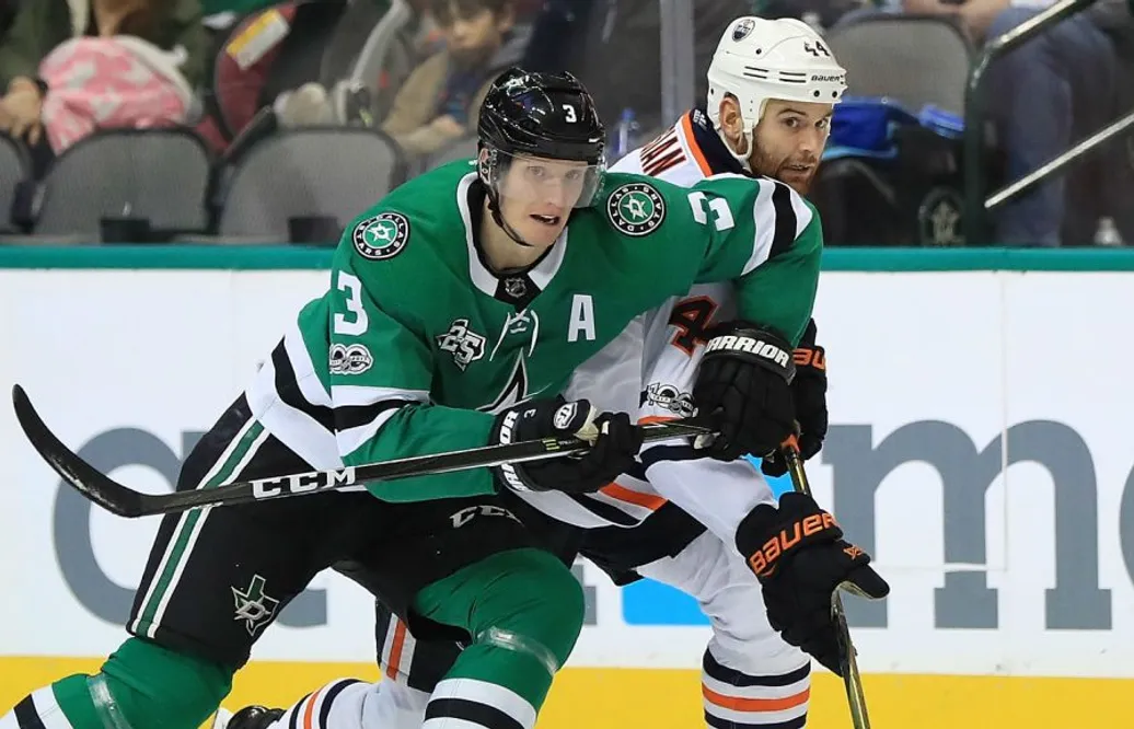 Inte bara poängbäst i NHL – nu har svenske backeleganten blivit tuffare också