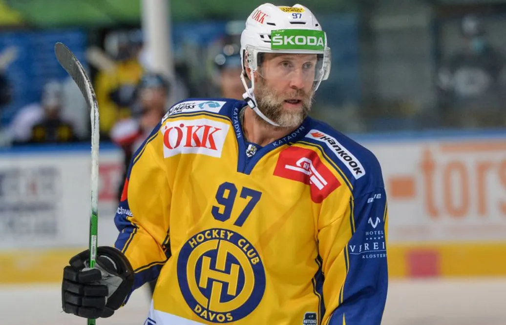 Efter succén i Schweiz – veteranen ansluter till Toronto