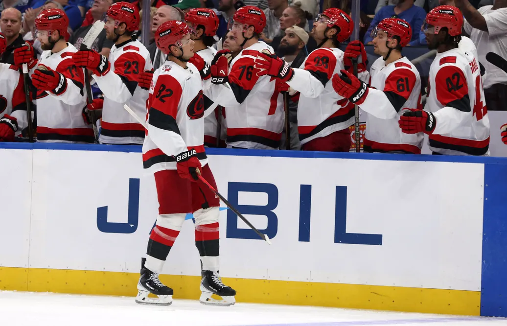 Carolina tog ännu en seger – 4–1 mot Anaheim Ducks