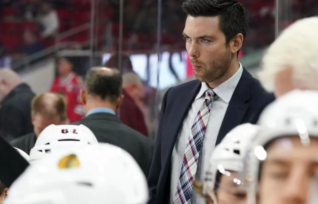 Förre Moratränaren förlänger med Blackhawks