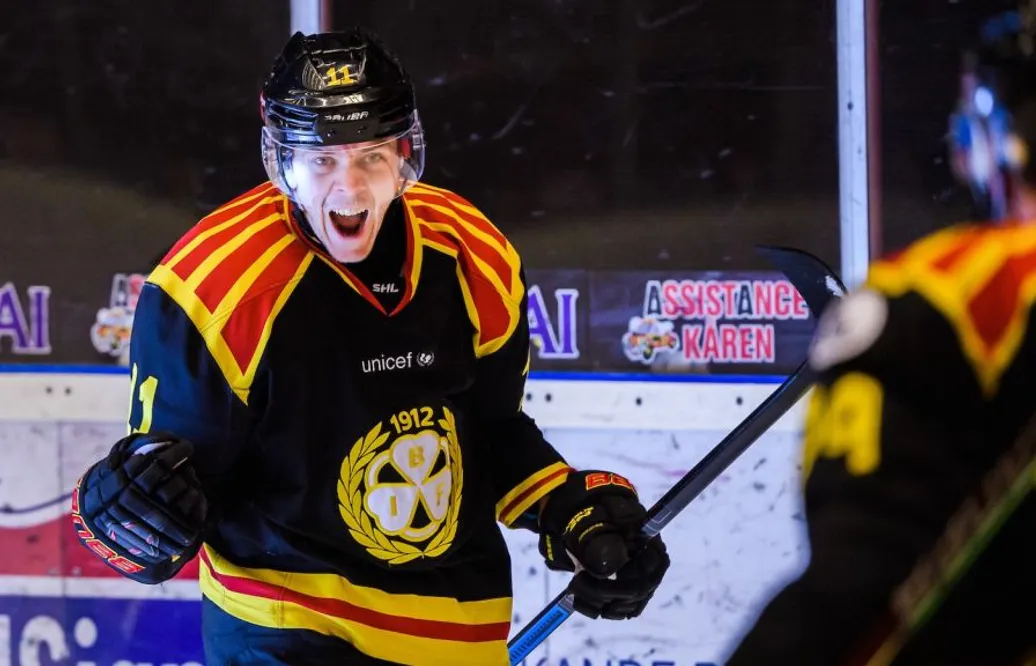 Svensken kallas upp – efter fina hösten i AHL