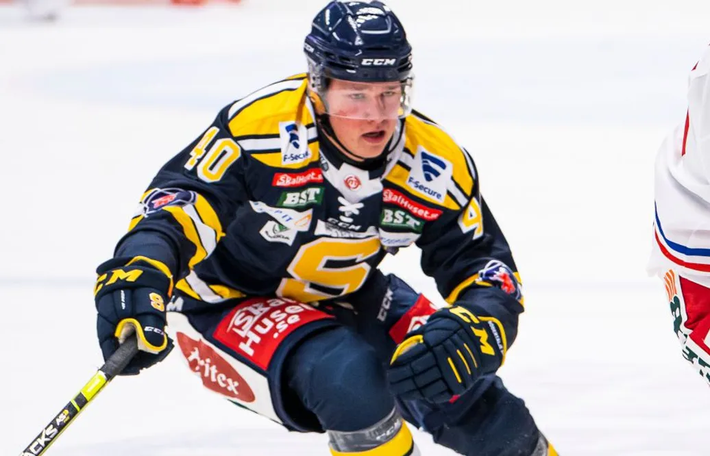 Centern lämnar SSK – klar för spel i Hockeyettan