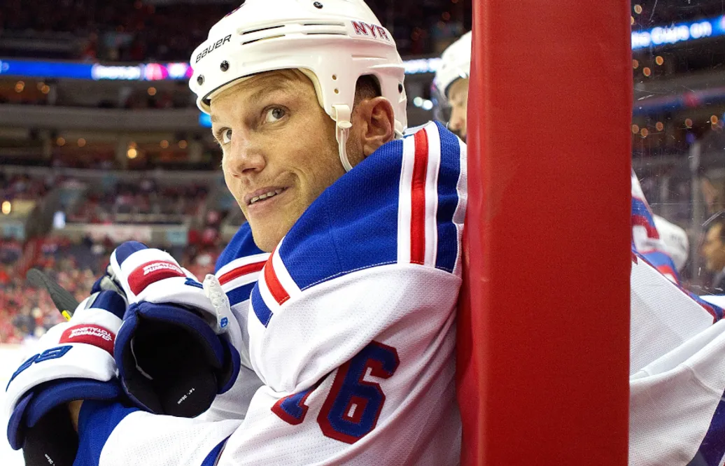 Orlando Solar Bears bryter kontraktet med Sean Avery