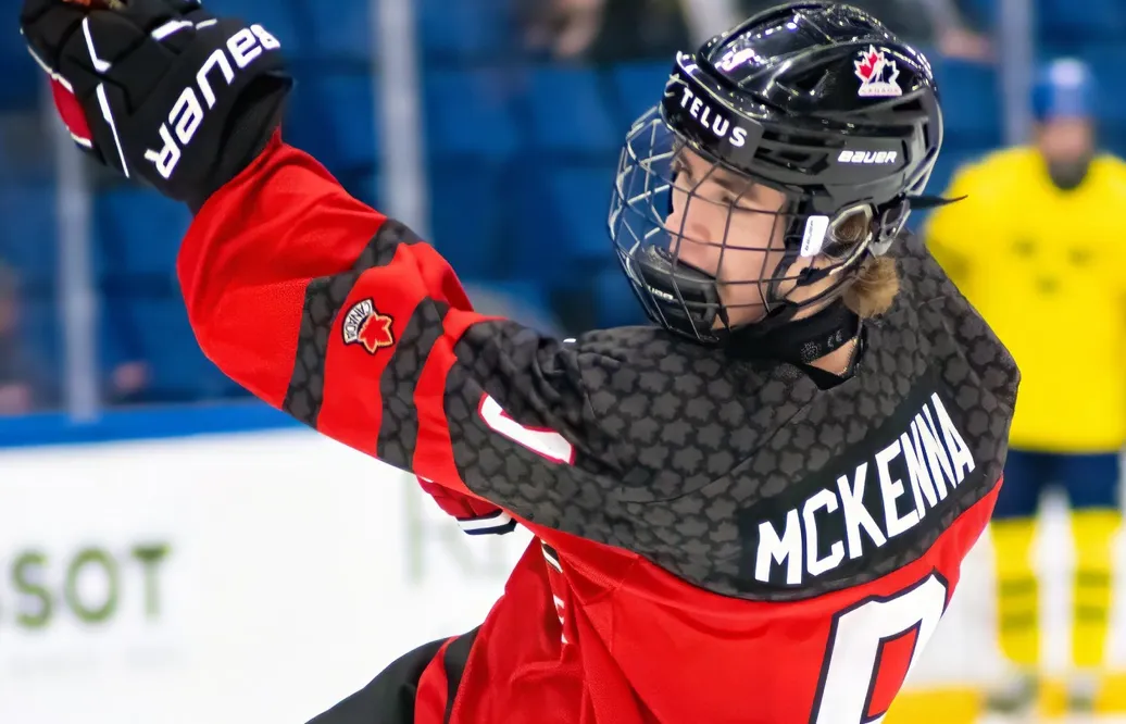 Gavin McKenna sänkte Småkronorna i Hlinka Gretzky Cup