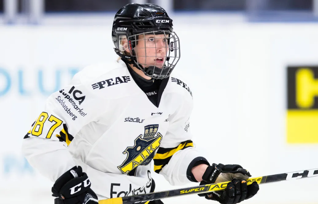 Johanna Lagus förlänger kontraktet med AIK