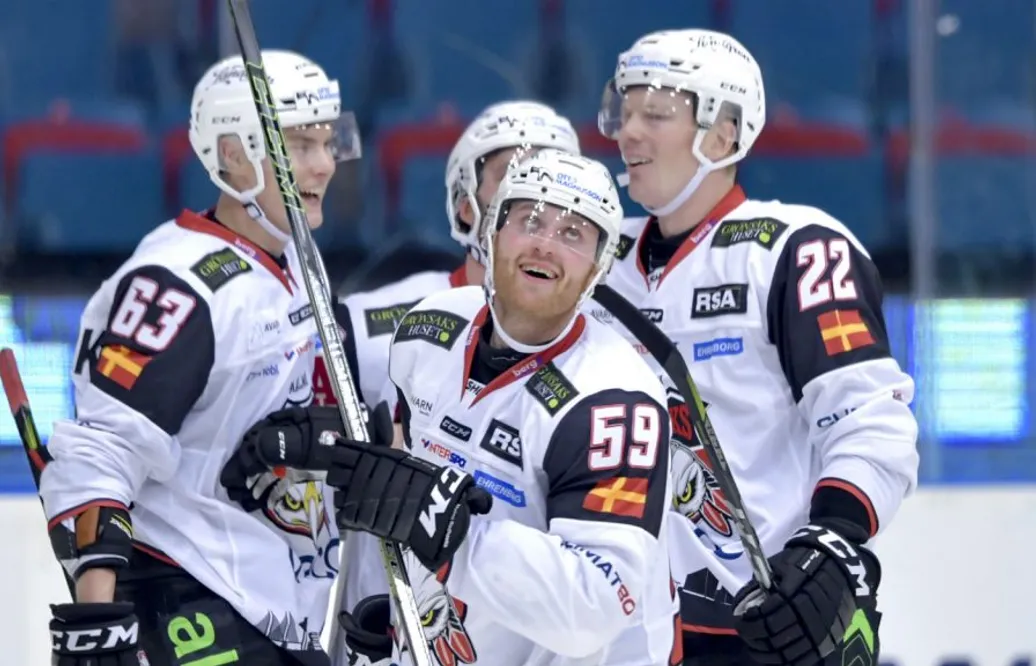 Satte första SHL-målet – tio år efter genombrottet som junior: ”Lärt mig mycket som människa”
