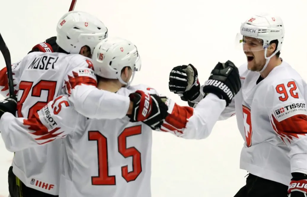 Finland chockat – Schweiz överraskande till semifinal