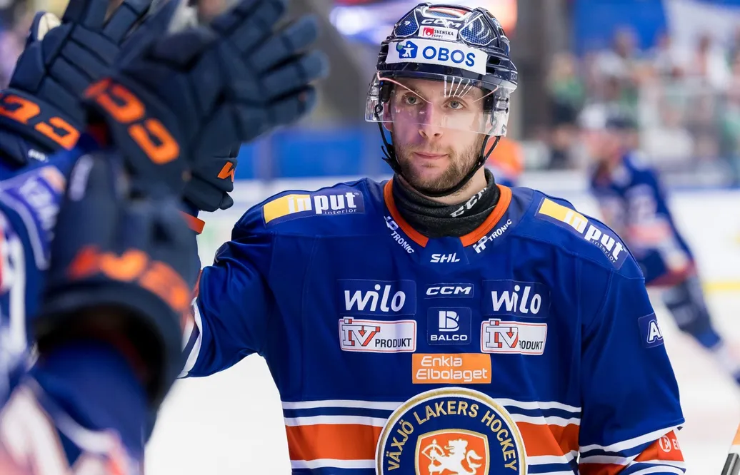 Zach Giuttari förlänger med Växjö