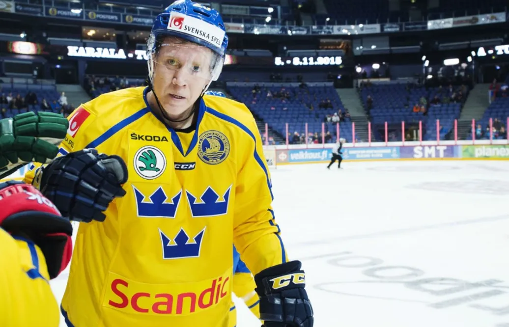 Tre Kronor-spelaren förlänger – klar för en femte säsong i KHL