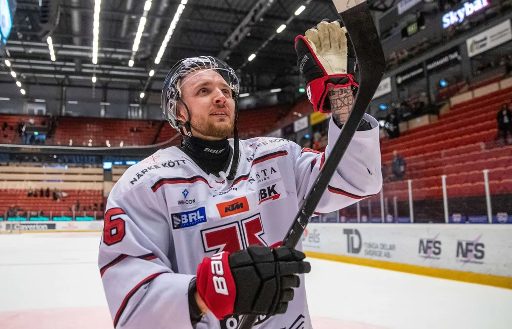 Robin Kovacs skriver på för Lausanne