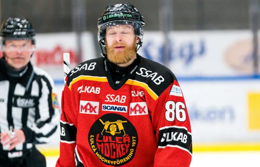 Matchen kan spelas om – efter domarmissen mot stjärnsvensken