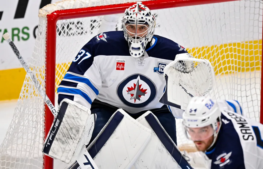 Connor Hellebuyck kan vara på väg tillbaka till Winnipeg. Foto: Jerome Miron-Imagn Images