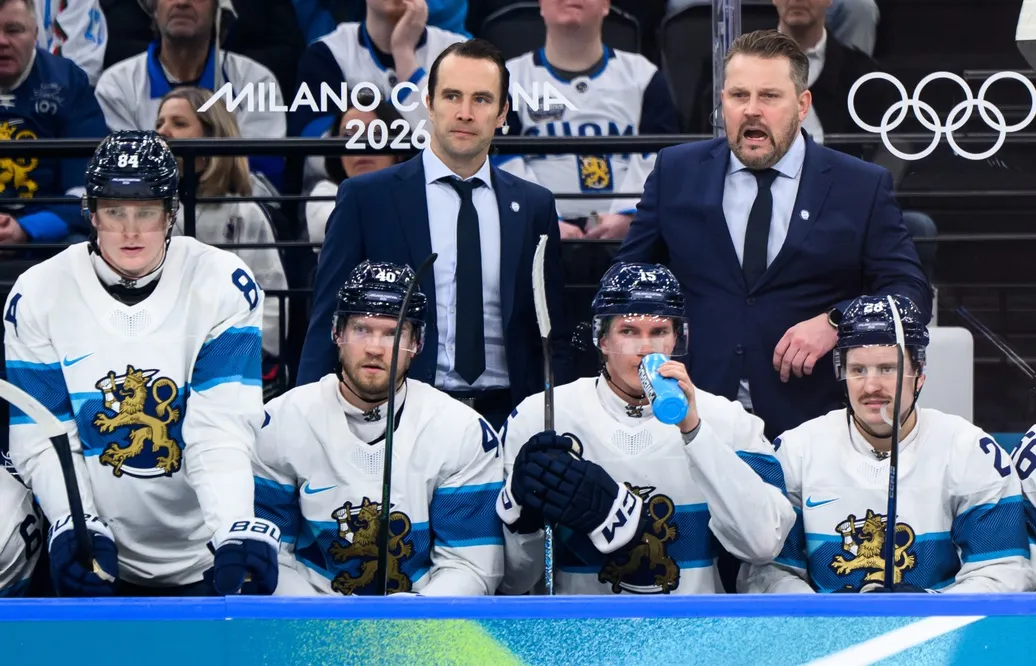 Sprickan i Finland: "Inte säker på att coachen leder gruppen"