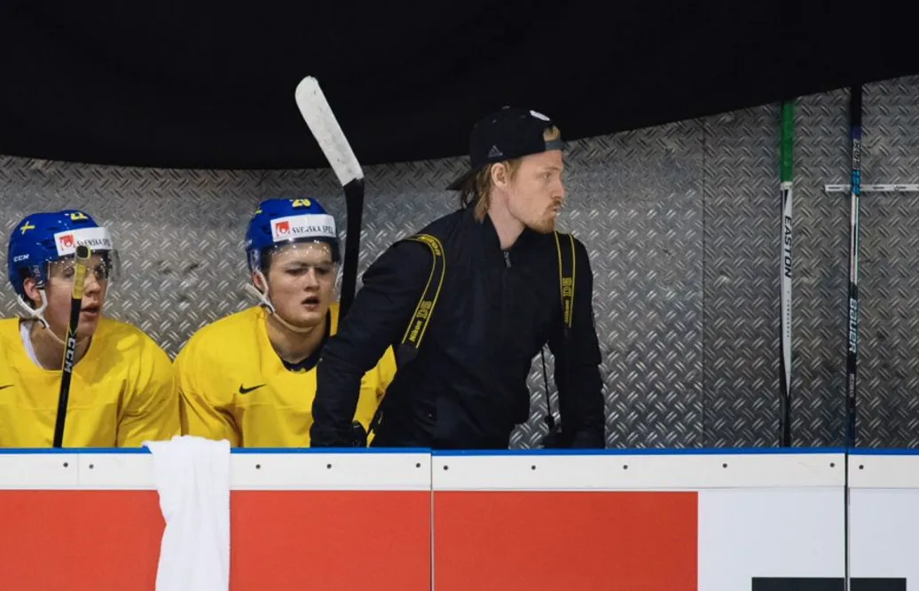Han visar oss Tre Kronor från insidan