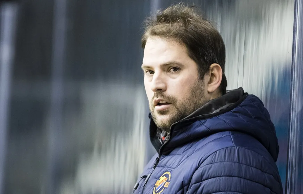 Han blir Leif Boorks assisterande coach under dam-VM