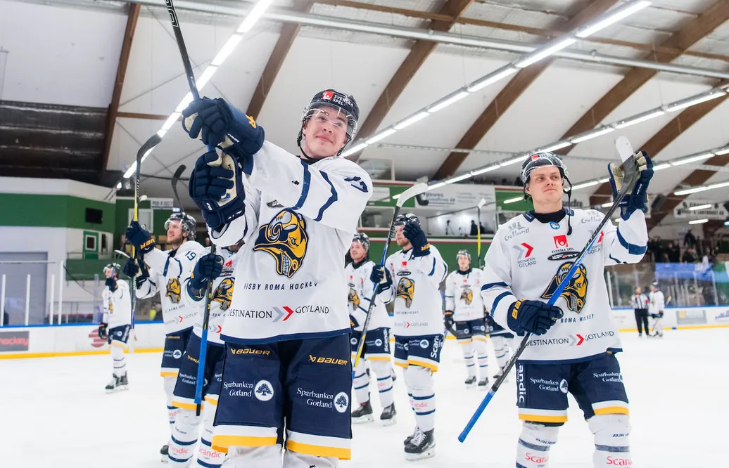 Flyttar historiska premiären: "Kommer en båt"