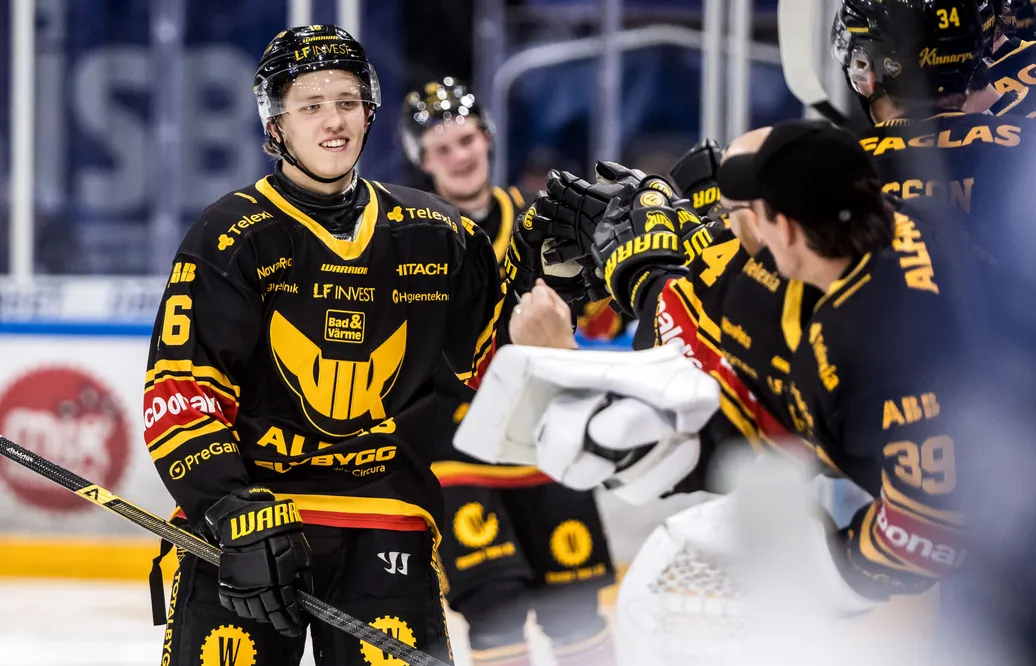 Victor Pantzare jublar under mötet med Leksand.