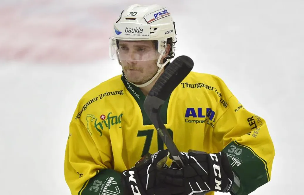 Värvar nyckelspelarens NHL-meriterade tvillingbror