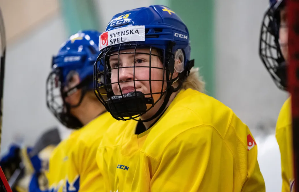 Landslagsstjärnans uppmaning: Tillåt tacklingar i damhockey
