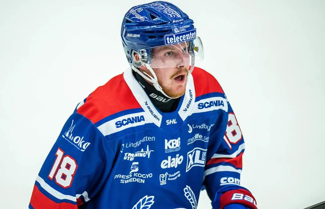 Niclas Burström tillbaka - fick kliva in som center