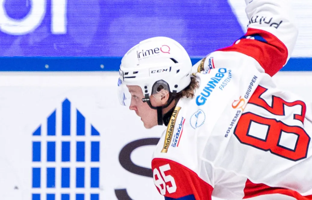 Carl-Henrik Edwardsson skriver seniorkontrakt med Västervik